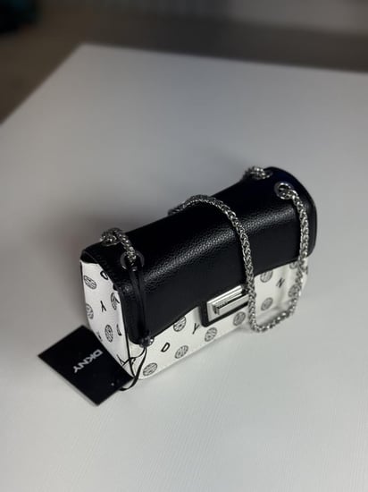 شنطة دكني كروس بودي ميني جيني ابيض واسود سجنشر dkny JENNY R02E5J15