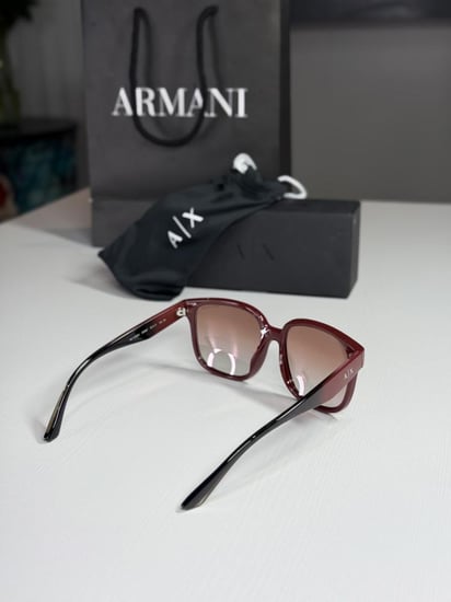 نظارة ارماني بفريم مربع بلاستيك عنابي واسود Armani Exchange- AX4136SU