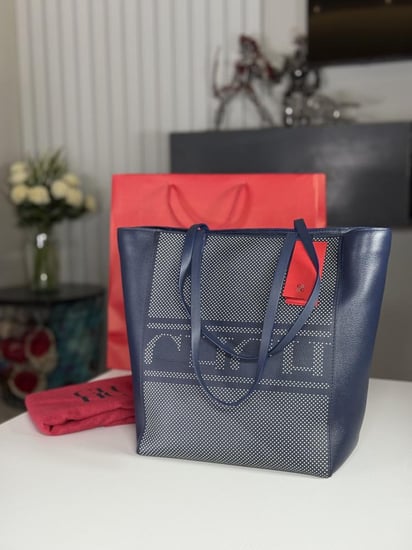 كارولينا هيريرا سمول توت بسحاب - كحلي/ ابيض  carolina herrera Top zip tote in navy with logo