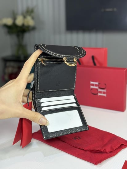 محفظة كارولينا فولد بعلامة كارولينا Carolina Herrera women black wallet CH