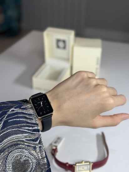 ساعة ان كلاين ستراب جلد اسود بمينا مربع Anne Klein Women's Strap Watch, AK/3702