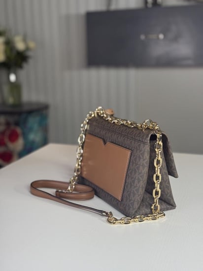 مايكل كورس شنطة كتف سي سي ميديم سجنشر بلون بني MICHAEL KORS Cece Medium Logo Shoulder