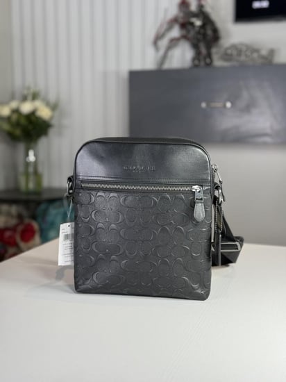 كوتش هيوستن ترفل سجنتشر اسود Houston Flight Bag In Signature Leather 4009