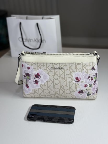 كالفن كلاين اوف وايت سجنشر كروس بودي بطبعة ورد اوركايد