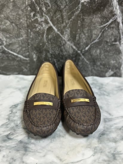 شوز مايكل كورس - فلات سقنشر مقاس 9