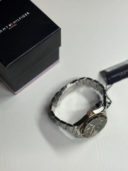 تومي رولي ساعة اوتوماتيكية بدون بطارية