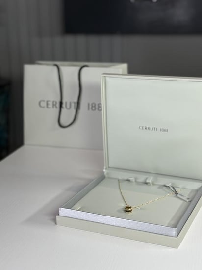سلسة شروتي ناعمه بتصميم فراشه cerruti 1881 butterfly necklace black side