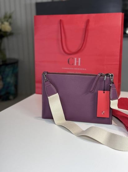 كارولينا هريرا شنطة كروس بودي باوتش carolina Herrera cross body pouch