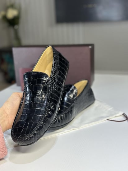 جزمة مقاس 44 Aigner limited black croc print driver اجنر لوفر بطبعة جلد انيقه - اسود