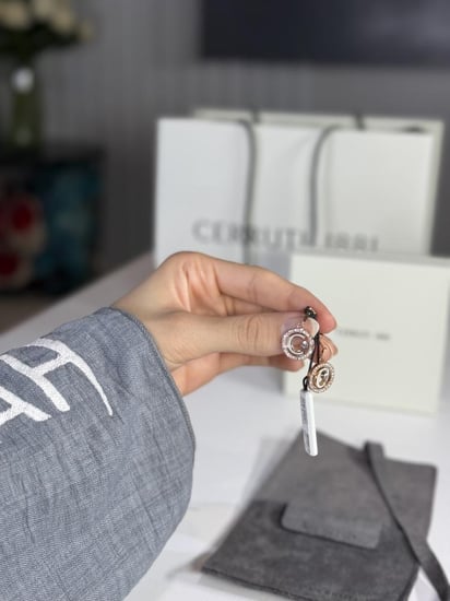 حلق شيروتي المتحرك باللون الروز قولد المرصع بالاحجار CERRUTI 1881 CIJLE0007302