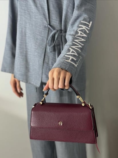 شنطة اجنر ديليا برجندي سمول ليميتد ادشن Aigner  DELIA SHOULDER BAG S