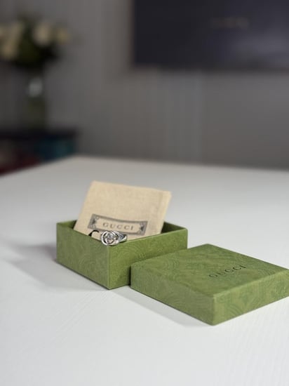 خاتم قوتشي انترلوك نسائي فضي Gucci Interlocking ring