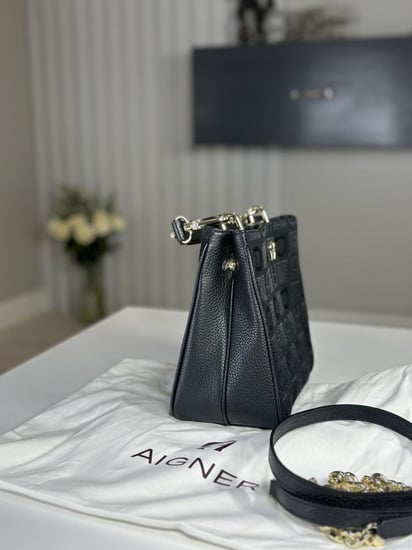 اجنر شنطة ديادورا بكانفاس سقنشرdiadora handbag griffata xd - اسود/ ذهبي