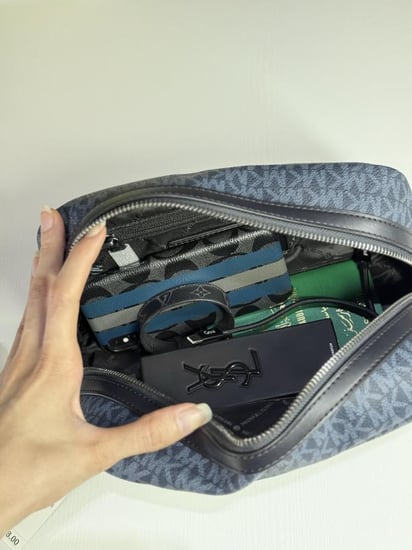 شنطة مايكل كورس رجاليه سجنشر كحلي 37F4LTRV1B ADMIRAL/BLUE TOILETRY KIT