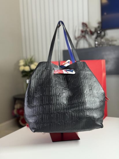 كارولينا ماتريوشكا اكس لارج سجنشر بلون اسود وسكارف كارولينا  MATRYOSHKA XL | LARGE SHOULDER BAG carolina herrera