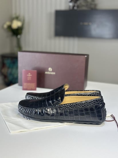 جزمة مقاس 44 Aigner limited black croc print driver اجنر لوفر بطبعة جلد انيقه - اسود