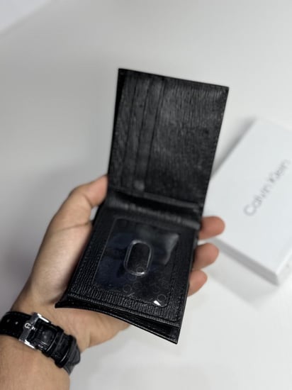 كالفن كلاين بلاك كاربون ستايل Calvin Klein man wallet with mini squares shiny design