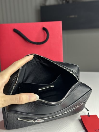 كارولينا هريرا رجاليه - سقنشر اسود