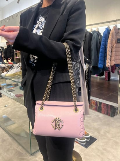 ربرتو كفالي شولدر سنيك بلون وردي roberto cavalli pink snake shoulder bag
