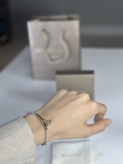 اسوار بولغاري DIVAS’ DREAM BRACELET قطن ديفا ستايل بتعليقة مروحة روما- فضي