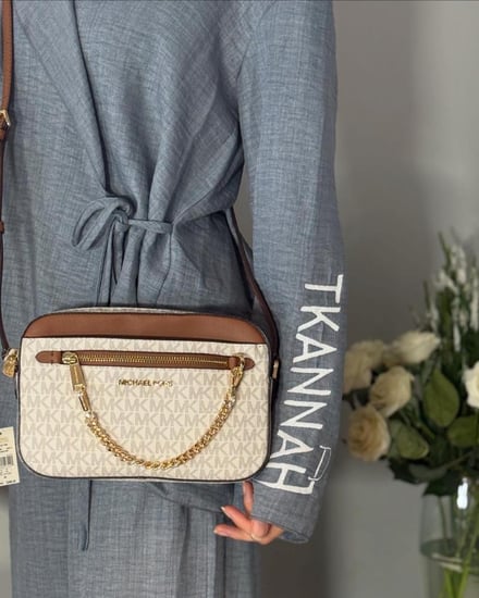 مايكل كورس كروس بودي جت ست مع سلسة بلون فانيلا سجنشر mk lg chain xbody vanilla