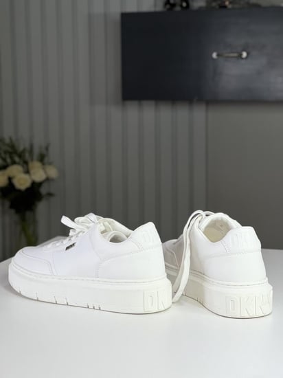 دكني نيو يورك سنيكرس