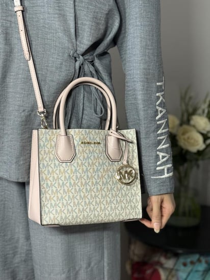 شنطة مايكل كورس ميرسر Mercer md Logo Crossbody In Powder Blush