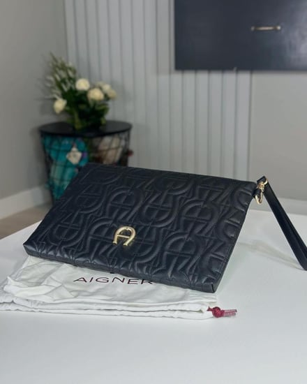 باوتش اقنر DIADORA POUCH مقاس ميديم ديادورا سجنشر برنت- اسود