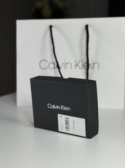 كالفن كلاين محفظة رمادية