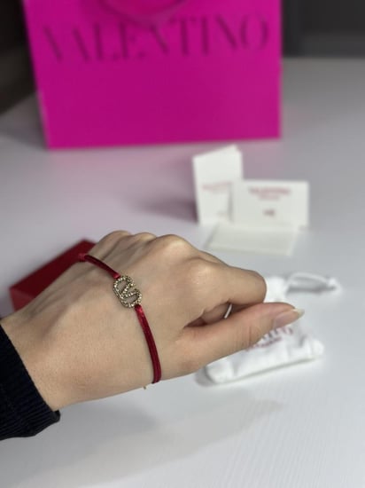 فالنتينو v-logo اسوار سقنشر خيط قطن مرصع بكريستال سوارفسكي- احمر