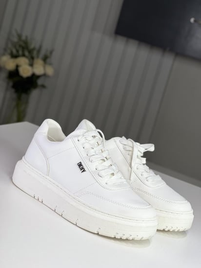 دكني نيو يورك سنيكرس