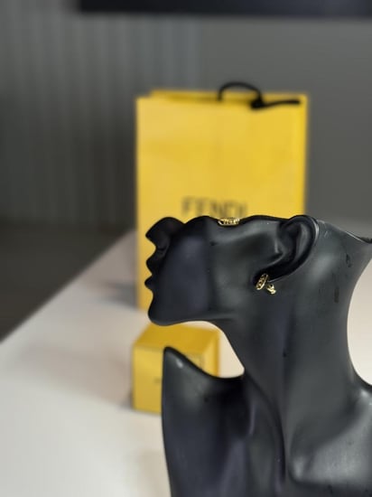 حلق فندي او رنق لوقو ذهبي O’Lock Earrings Gold
