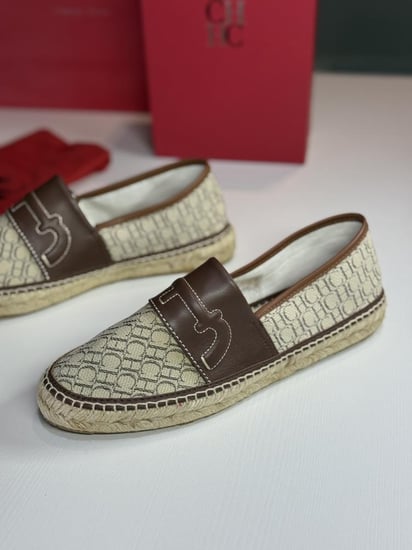 كارولينا اسبادريل بيج سجنشر مزين بالجلد espadrilles Caroline Herrera nude signature limited