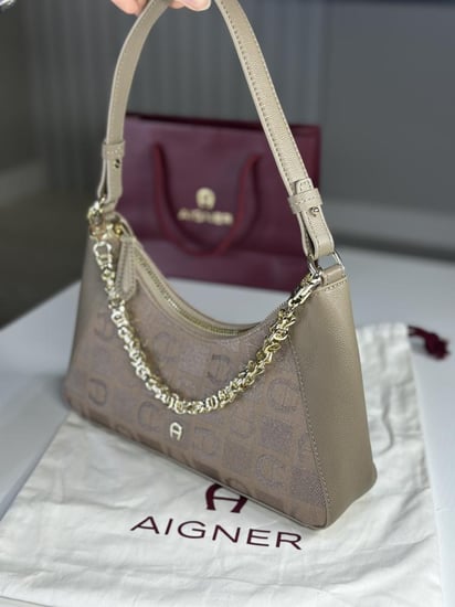 اقنر شنطة كتف جيا قرافيتي GIA- بيج