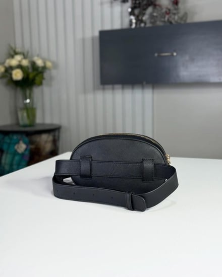 شنطة دكني بياج خصر او كتف Paige Leather Circle Belt Bag بلون اسود
