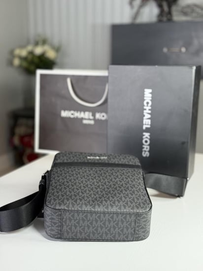 شنطة مايكل كورس كروس بودي سجنشر اسود كوبر Michael Kors Cooper Flight Mens Bag