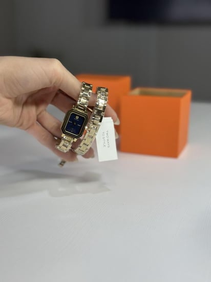 ساعة توري برتش دبل او ناعمه/ طريقتين- ذهبي وميناء كحلي