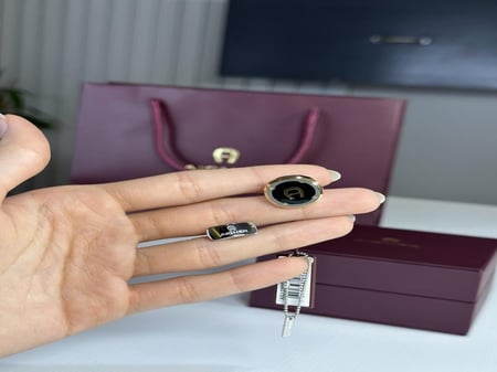 اجنر كبك اخضر غامق باترن مع فضي وتفاصيل ذهبيه