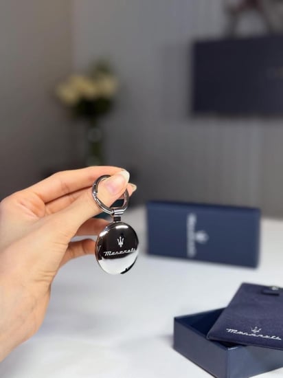 ميدالية مزراتي باللون الفضي و الكحلي Men Rose Gold Key Ring maserati