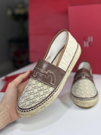 كارولينا اسبادريل بيج سجنشر مزين بالجلد espadrilles Caroline Herrera nude signature limited