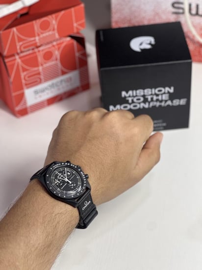 Mission to moon سواتش اوميغا