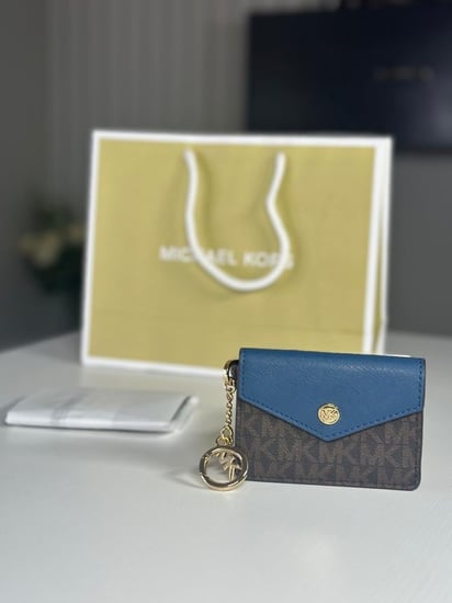 مايكل كورس كارد هولدر بجهه شفافه للاي دي ID holder- اللون من الخيارات