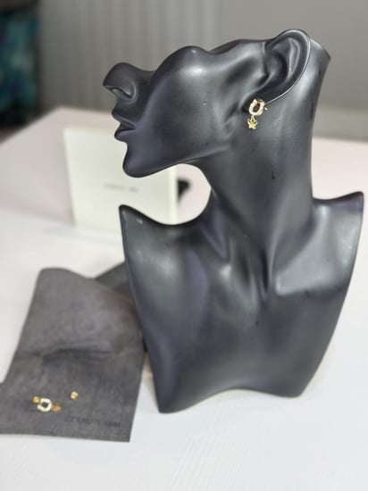 حلق شروتي متدلي بحذوه مرصعه بالكرستال وفراشه cerruti 1881 earring butterfly drop crystal