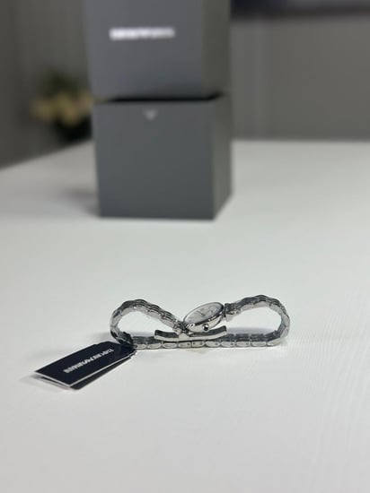 ساعة ارماني نسائية بميناء صدفي mother of pearls- فضي/ صدفي