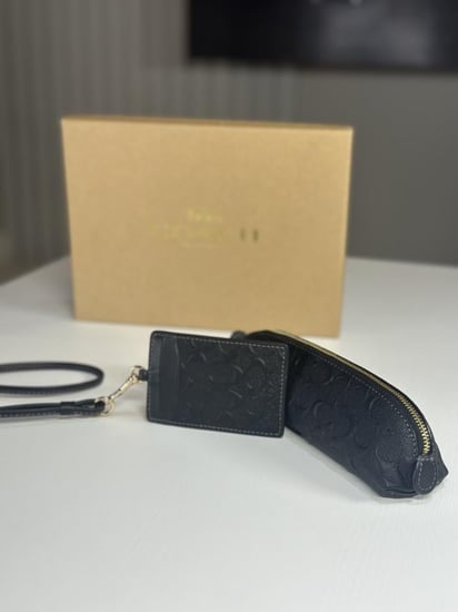 كوتش طقم ليميتد ادشن من كارد هولدر ومحفظه- اسود سجنشر