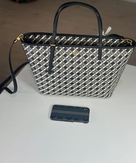 توت توري برتش سمول Tory Burch Geo Logo Mini Zip Tote اسود سجنشر