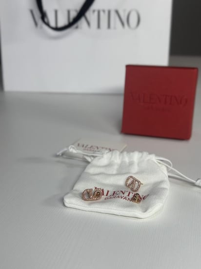 فالنتينو حلق بشعار الماركه ستود ستايل- روز قولد