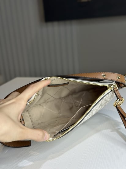 مايكل كورس كروس بودي فانيلا سجنشر