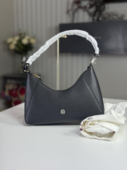 اجنر جيا لذر شولدر بستراب لوقو- اسود aigner gia leather bag
