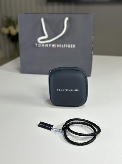 اسوار تومي رجالي بقفل T لفتين اسود